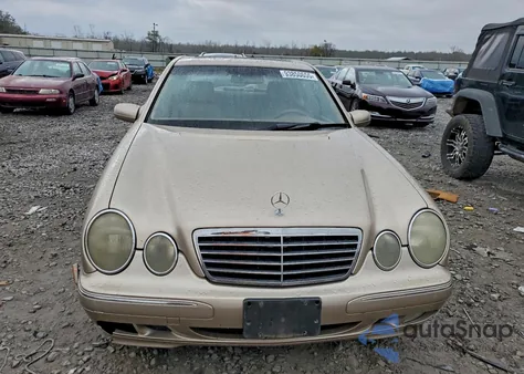 2000 Mercury E320 z USA, uszkodzony, nr VIN NULL